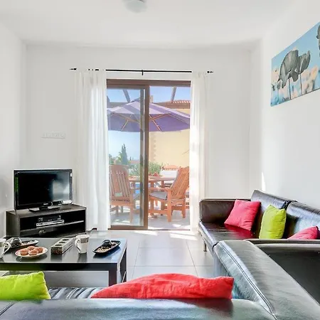 Vilă In Sleeps 6 Includes Swimming Pool Air Con And Wifi 2 8 *
