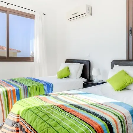 Villa In Sleeps 6 Includes Swimming Pool Air Con And Wifi 2 8 Pégeia